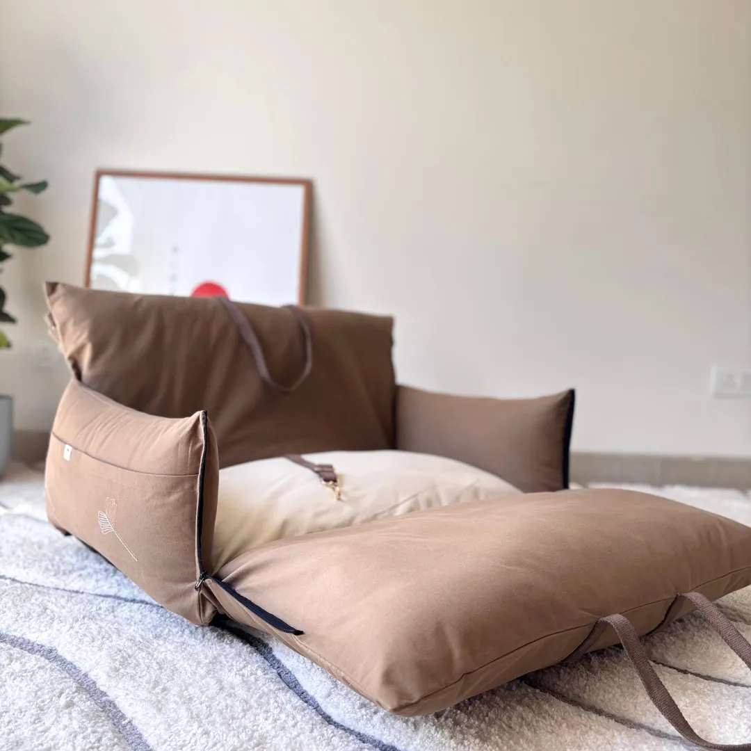 PoochMate Travel Bed for Medium Dogs : Beige & Coffee