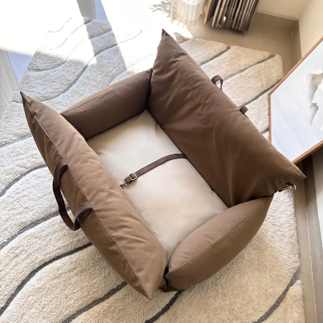 PoochMate Travel Bed for Medium Dogs : Beige & Coffee