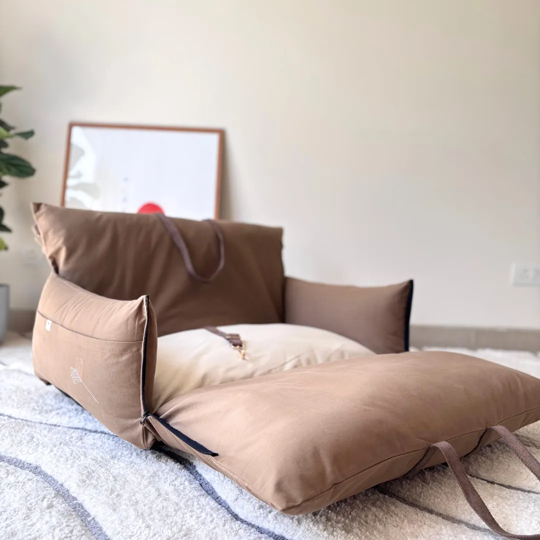 PoochMate Travel Bed for Medium Dogs : Beige & Coffee