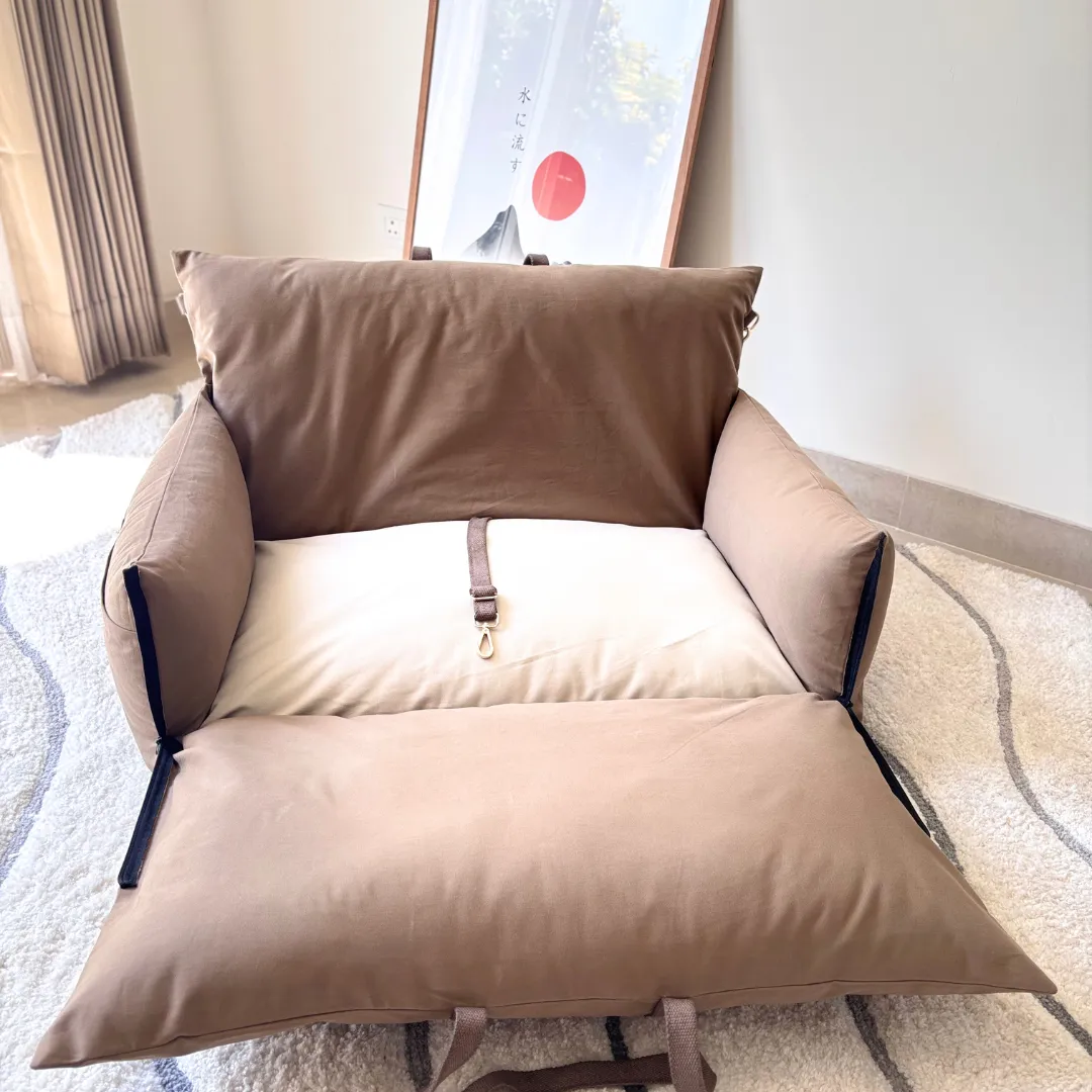PoochMate Travel Bed for Medium Dogs : Beige & Coffee